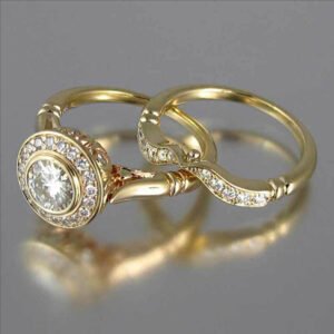 340BC1A3519CB3CB6EE83BEEC43A5714 Elegant Diamond Bridal Set