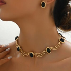 5A55B7FCFE9C0A6228950094E6D2FD63 Classic Elegance Black Stone Necklace