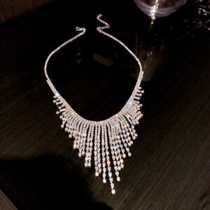 5B3CE45C4AF996BCF66565AE689C705A Elegant Crystal Cascade Necklace