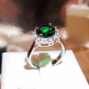 A5806B6828E388B6BF76D7DF4443A555 Emerald Radiance Diamond Ring