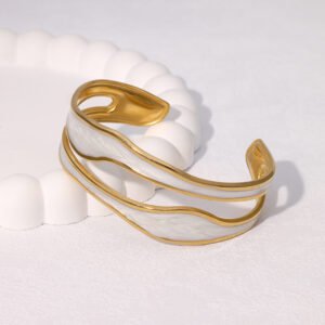 C13AAADD0A1FBAF418497DB6834B5CFD Elegant Gold & White Cuff Bracelet