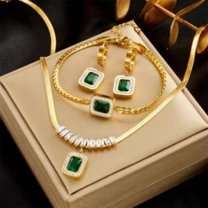 E96A14D1A42FF468CCC22CA81CE1856E Emerald Elegance Jewelry Set